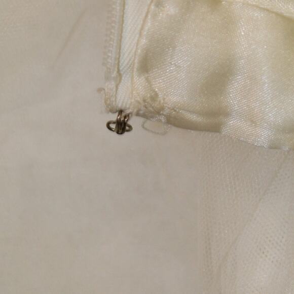 Sherri Hill Ivory Tulle Maxi Skirt Beaded Waist Formal Bridal Prom Size 2 - Picture 4 of 7